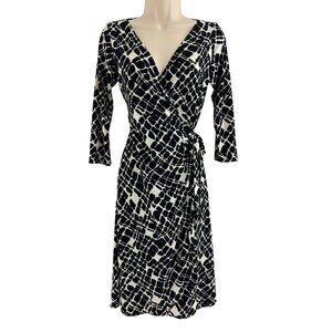 Dressbarn Black Ivory Print Wrap Dress Size 8 Stretch Office Career Work Classic